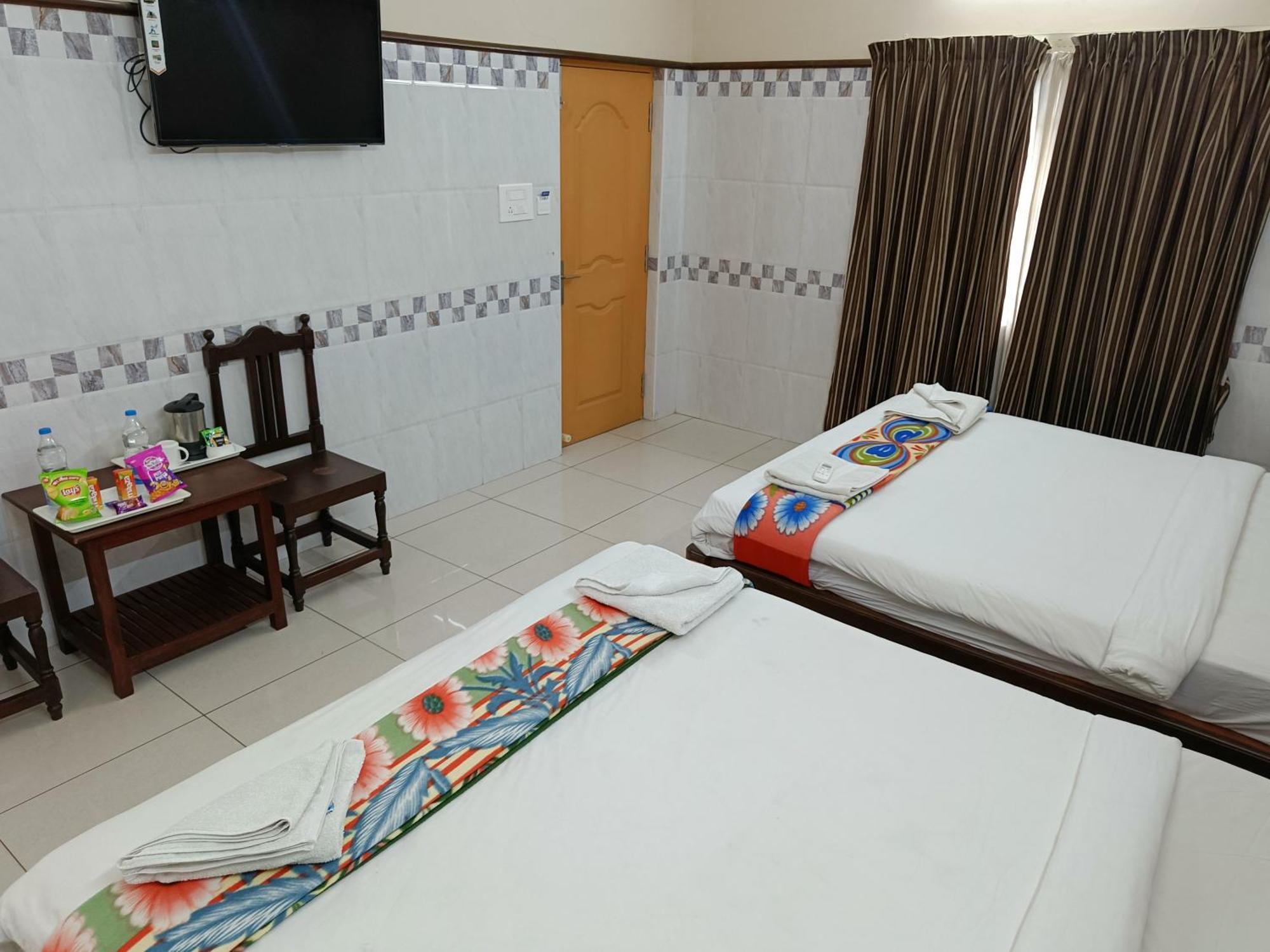 Hotel Arunachala Пудучеррі Екстер'єр фото