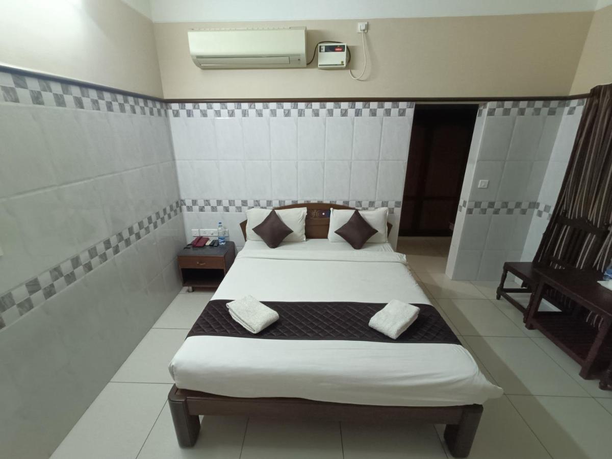 Hotel Arunachala Пудучеррі Екстер'єр фото