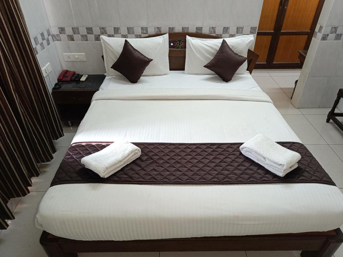 Hotel Arunachala Пудучеррі Екстер'єр фото